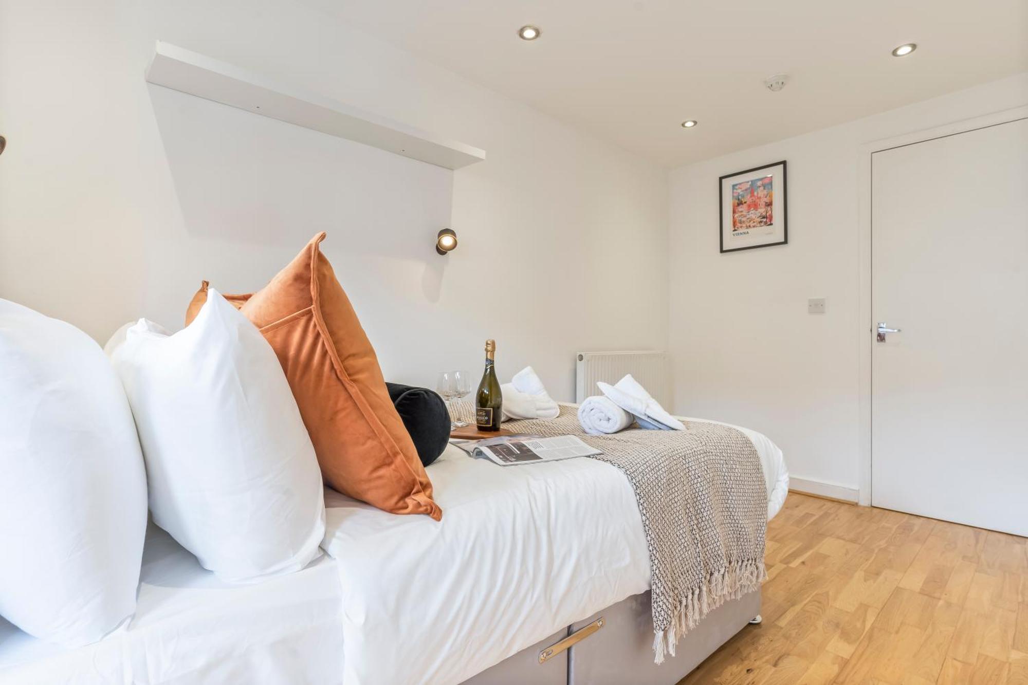 Lovely 2 Bedroom Flat, North Ldn Londra